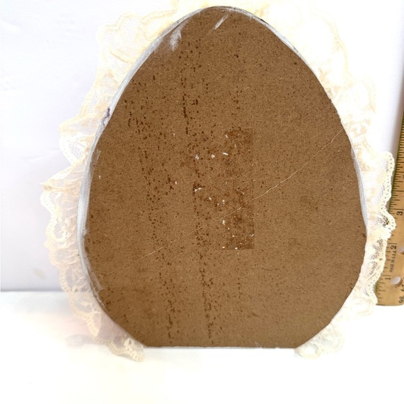 NEW Floral Decorative Easter Egg Plaque with Butterflies and Roses Lace Trim - Picture 4 of 5